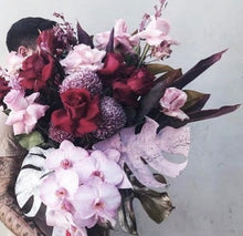 Load image into Gallery viewer, FLORAL BOUQUET